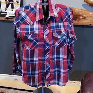 Wrangler Red and Blue Plaid Button Down Shirt